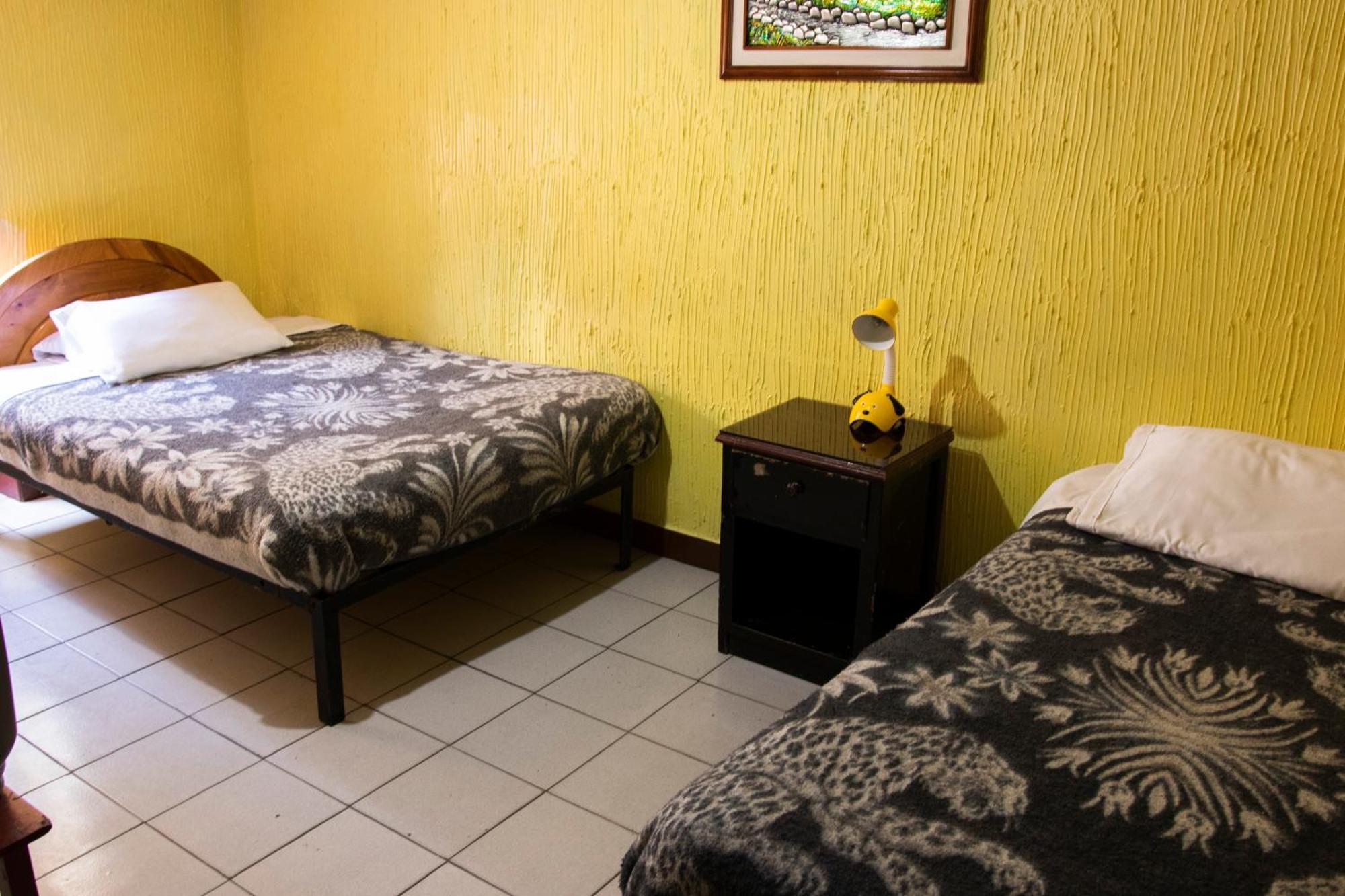 Hostal Carlos Luis Quito Exterior foto
